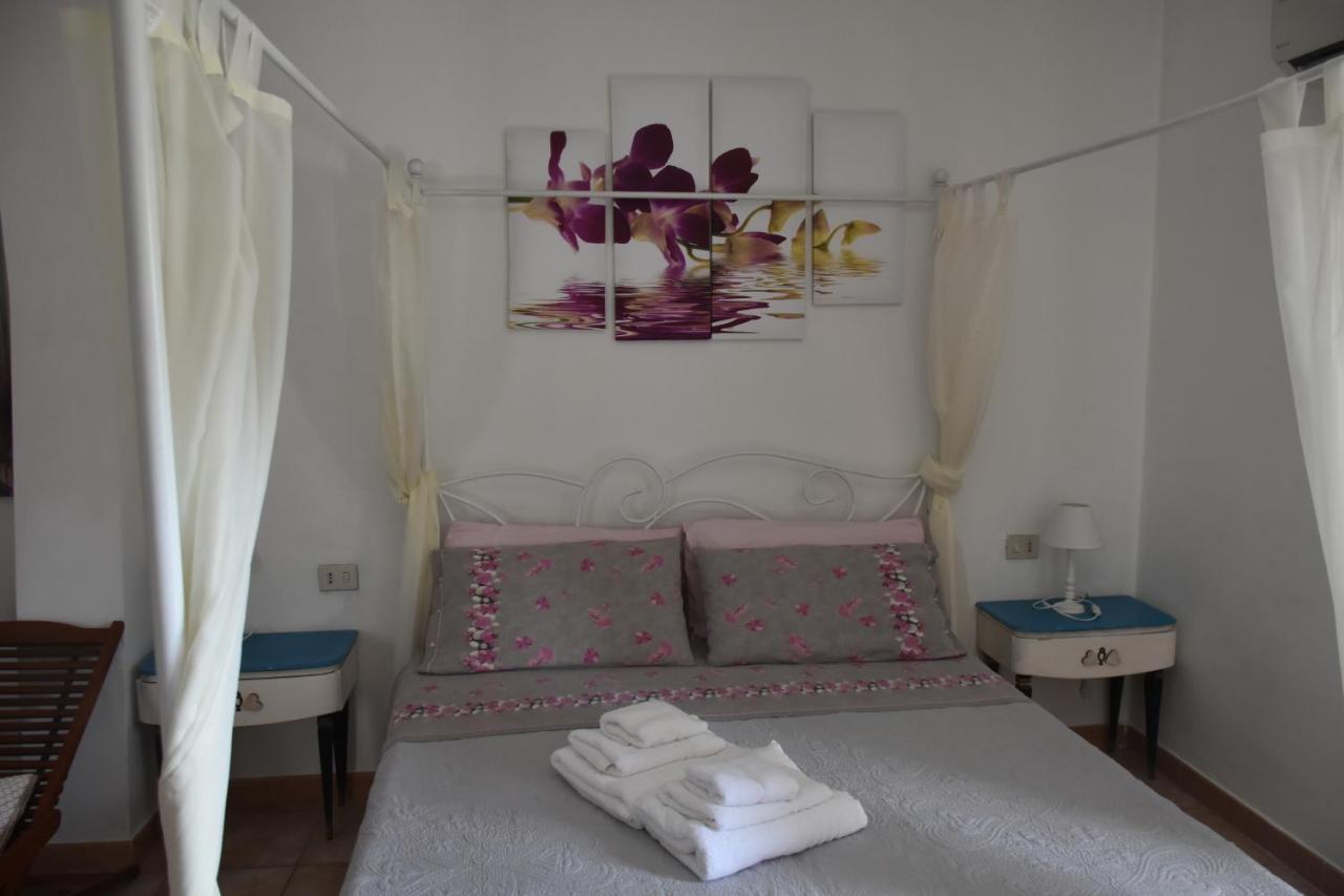 Bed&Breakfast Le petunie Bari Sardo Exterior foto