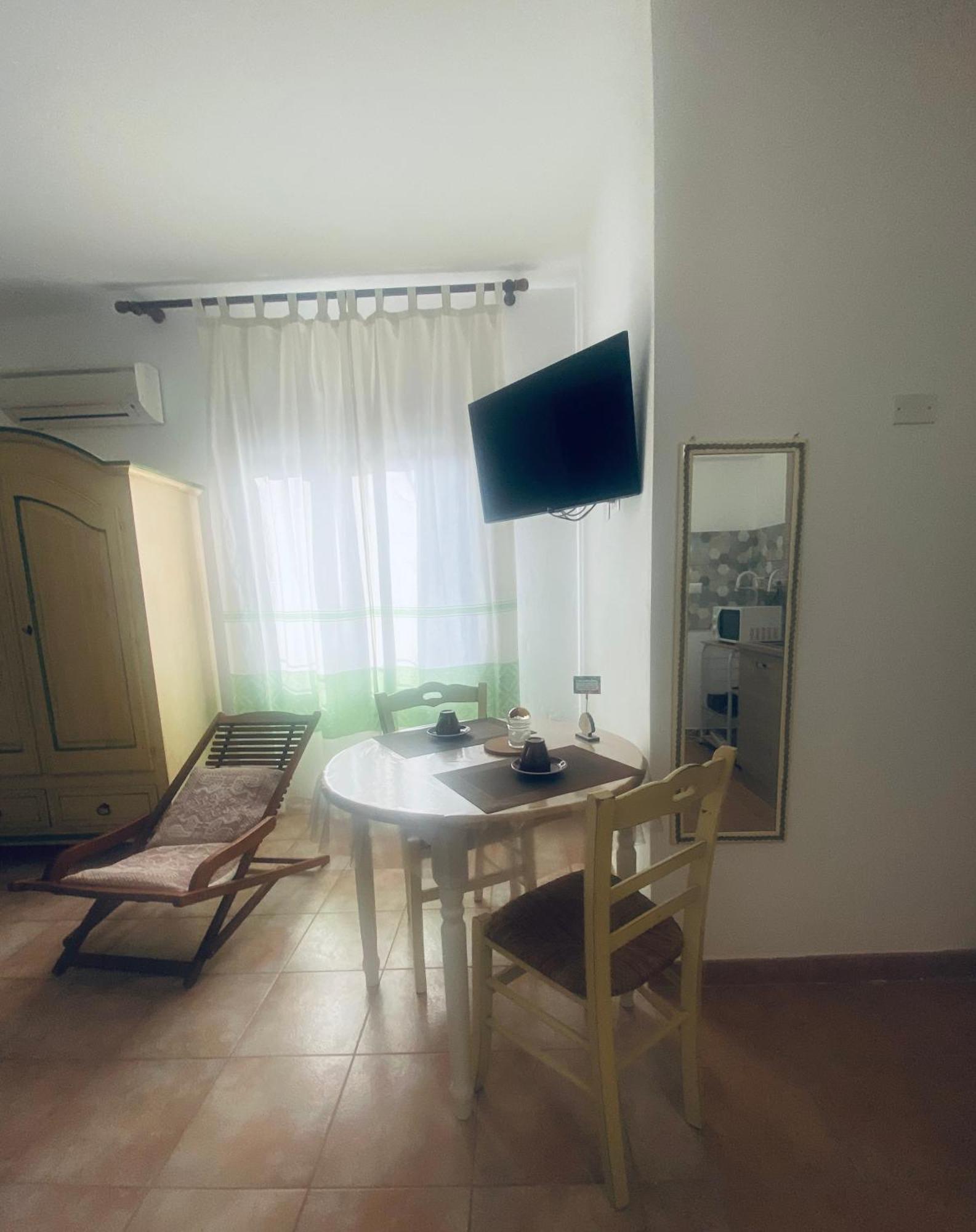 Bed&Breakfast Le petunie Bari Sardo Exterior foto