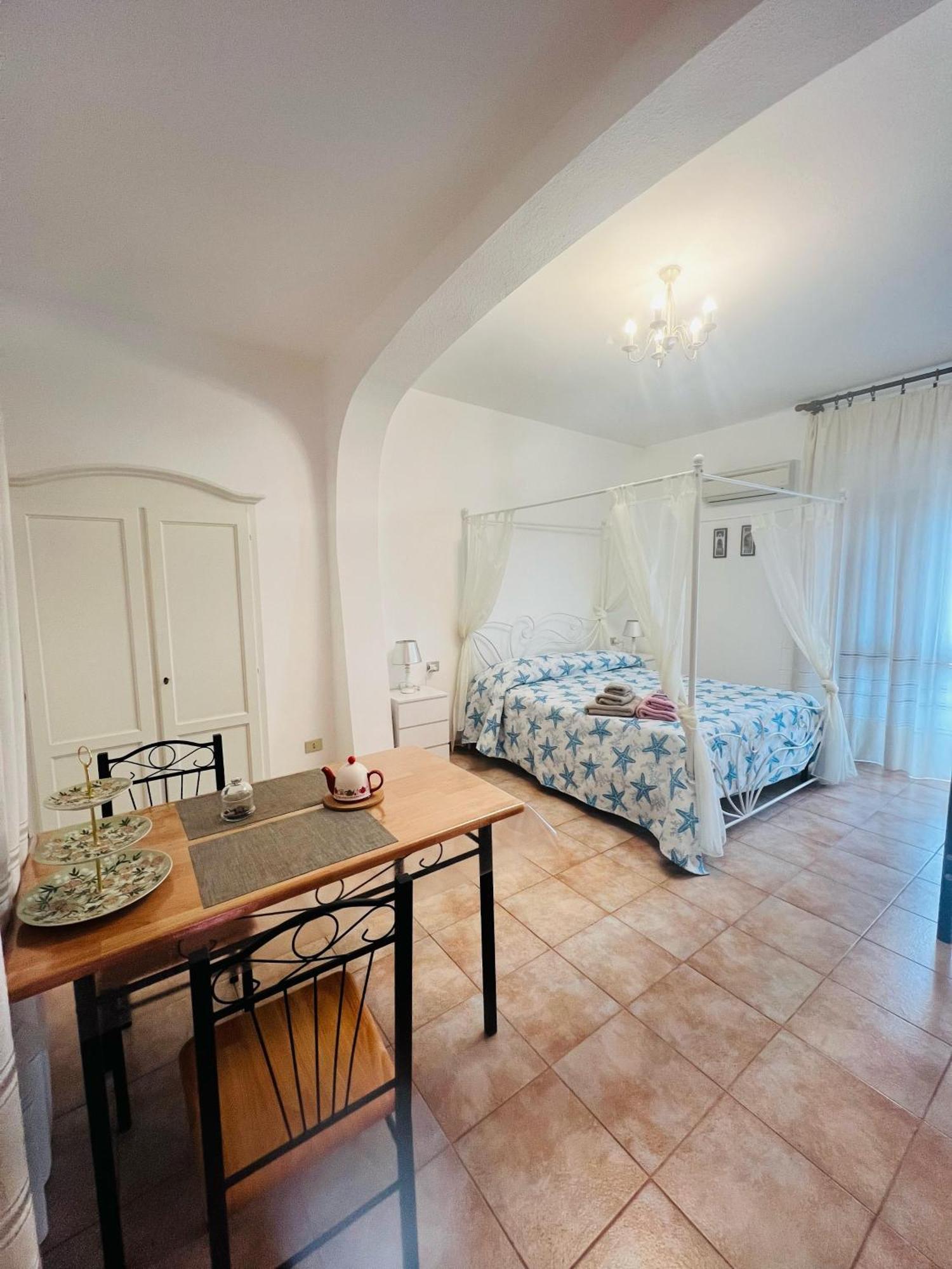 Bed&Breakfast Le petunie Bari Sardo Exterior foto