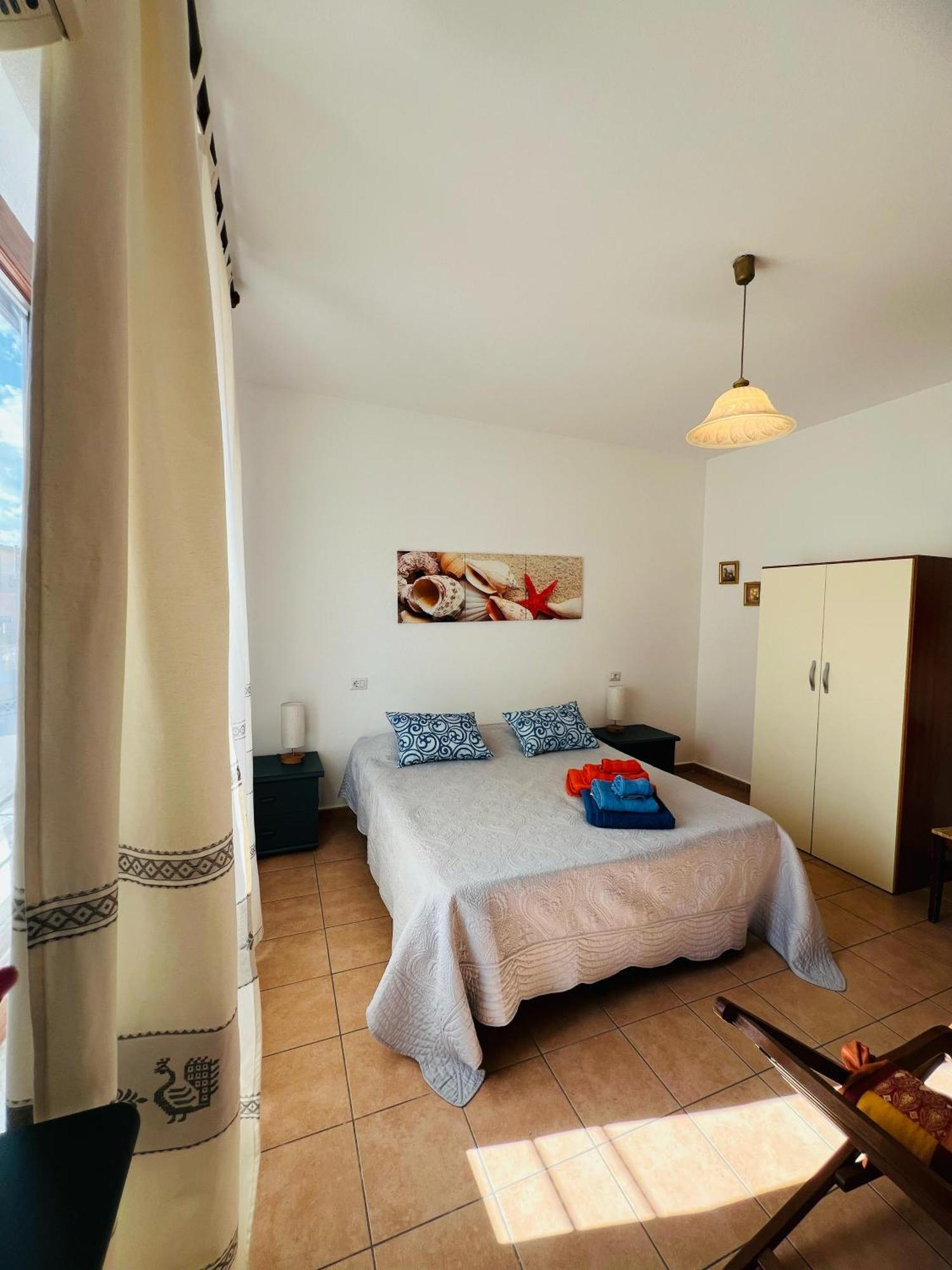 Bed&Breakfast Le petunie Bari Sardo Exterior foto