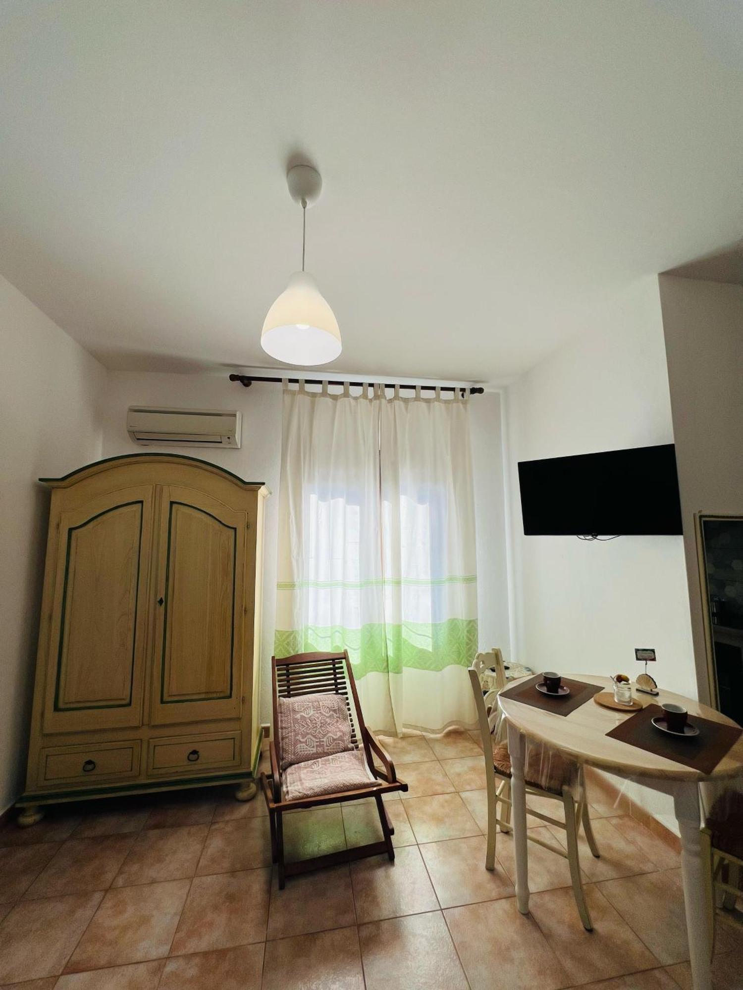 Bed&Breakfast Le petunie Bari Sardo Exterior foto