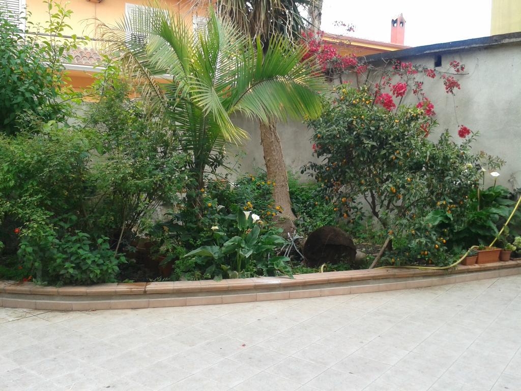 Bed&Breakfast Le petunie Bari Sardo Exterior foto